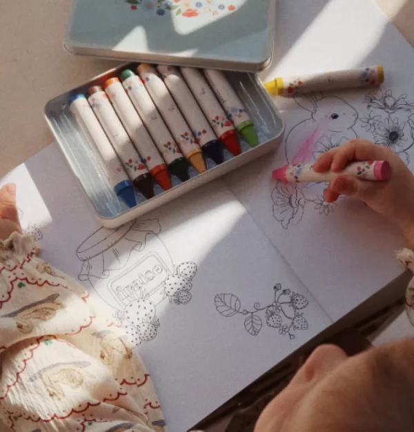 Konges Sløjd Colouring Book - Off-White