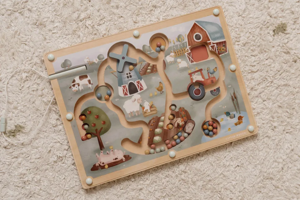 little_dutch_magnetic_maz_3.webp Little Dutch Magnetic Maze - Little Farm