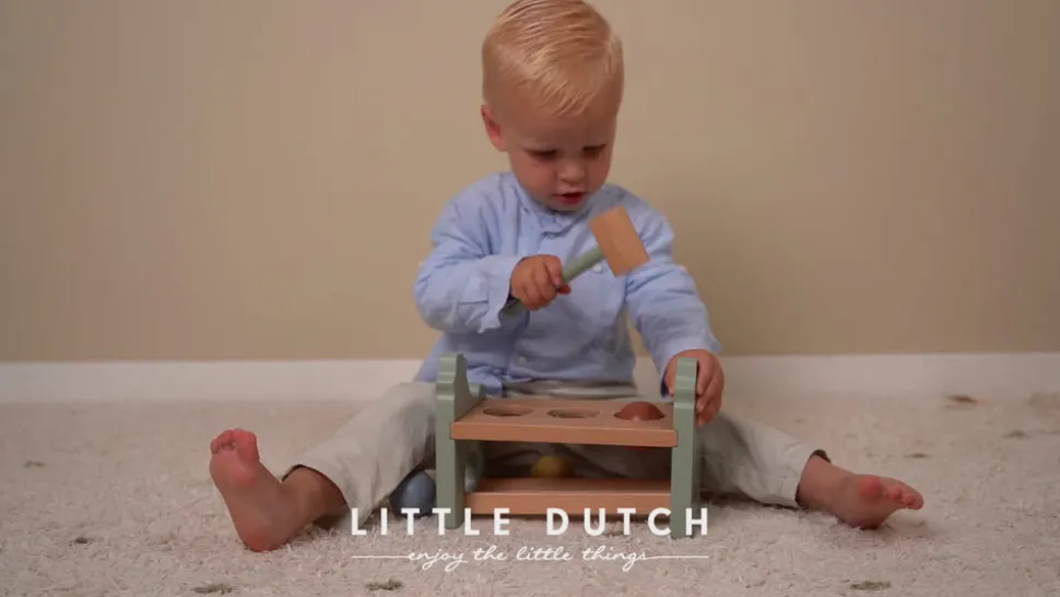 little_dutch_pounding_ben_4.webp Little Dutch Pounding Bench - Little Farm