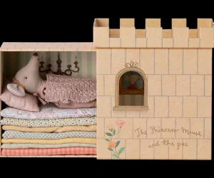 Maileg Princess And The Pea - Big Sister Mouse